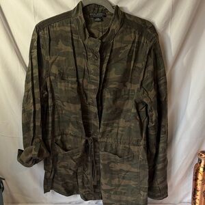 Sanctuary Olive Green Camo Button-Down Drawstring Jacket
